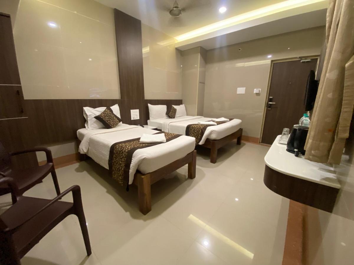 Hotel Sivas Regency Theni Allinagaram Exterior foto